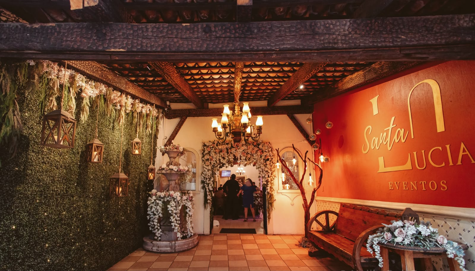Entrada al salón